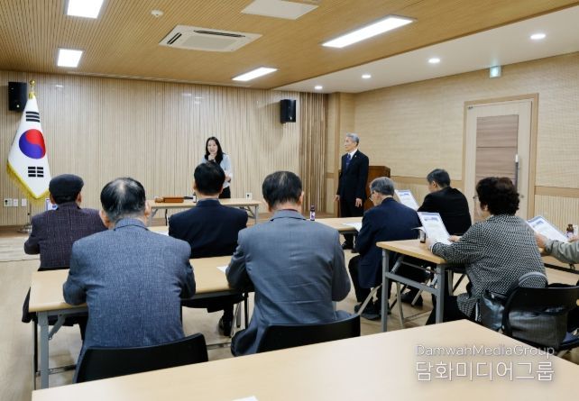 노인일자리 시범사업 '인생이야기 기록 작가단' 운영