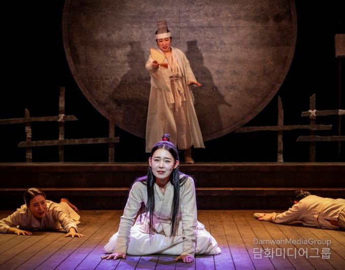 금나래아트홀 상주단체 ‘타루’ 공연사진_‘두아:유월의눈(2024)’