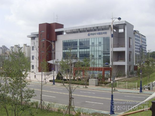 하남시 나룰도서관 전경