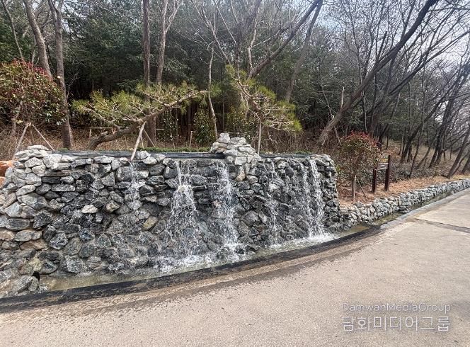 월명공원벽천수경시설