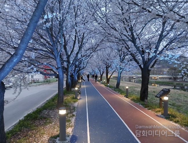 응천 십리벚꽃길 관광명소화 사업구간.