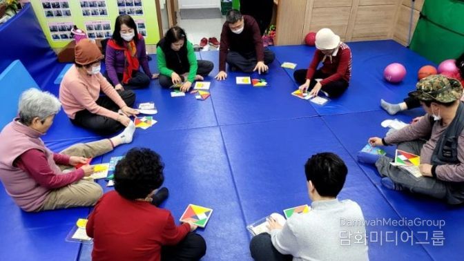 금산군보건소 작업치료 프로그램 ‘손에 손잡고 재활교실’ 운영 모습