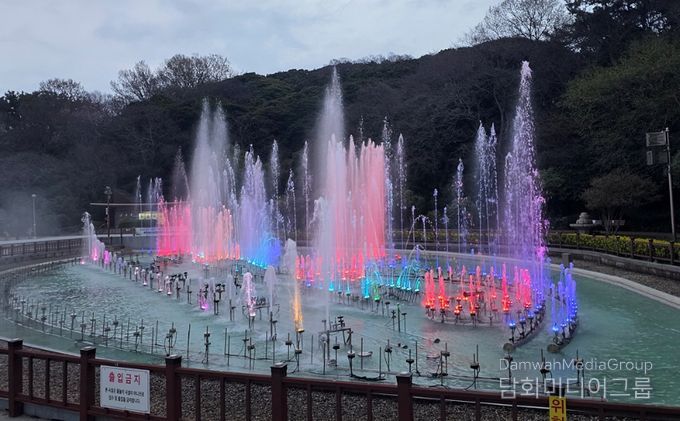 오동도 음악분수 전경